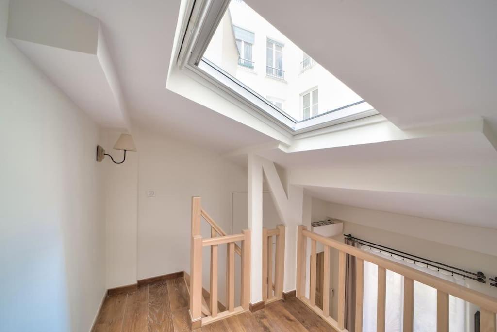 Superbe Maisonnette Neuve Au Coeur De Parijs Buitenkant foto