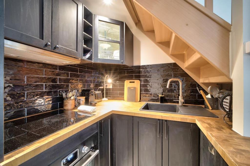 Superbe Maisonnette Neuve Au Coeur De Parijs Buitenkant foto