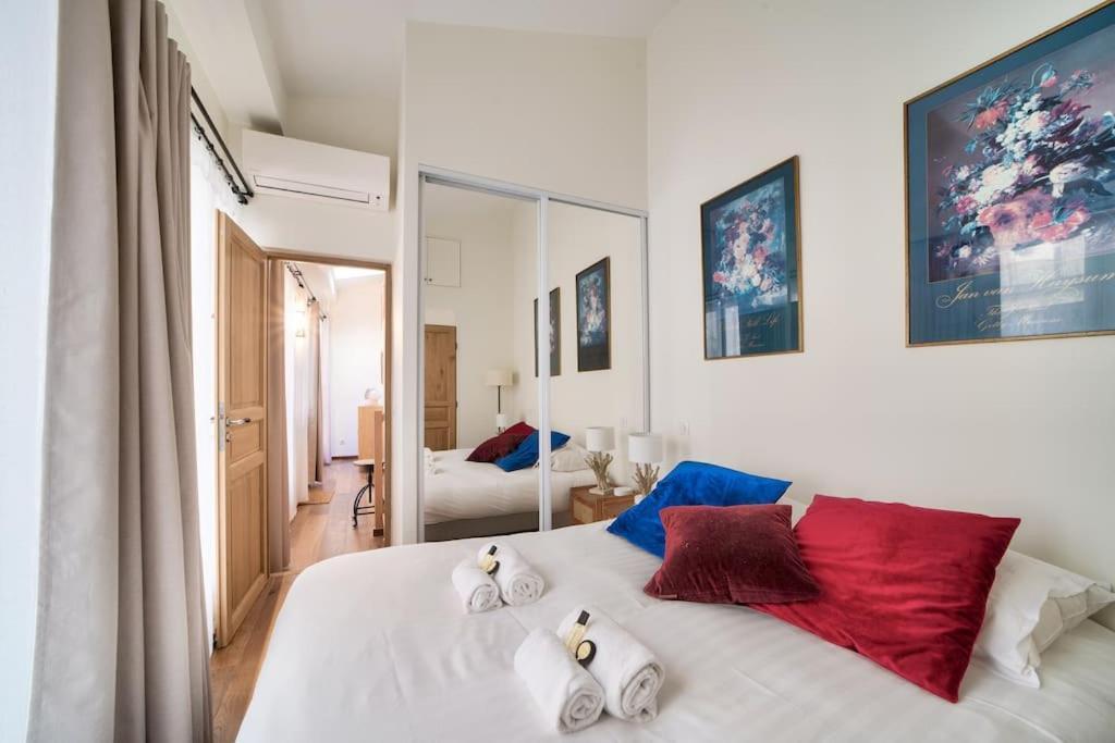 Superbe Maisonnette Neuve Au Coeur De Parijs Buitenkant foto